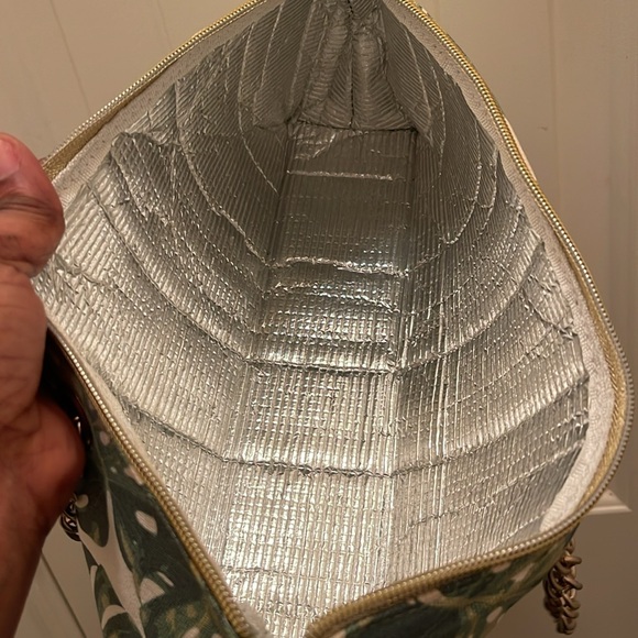 Iceeare please check all pictures of condition. Pictures are my description. - Picture 16 of 17